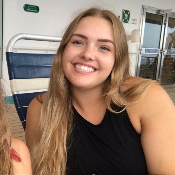 Meet your Posher, Haley - Picture 2 of 2